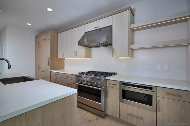 567 N Vulcan Ave, Encinitas CA: https://media.crmls.org/mediaz/b9cc2c10-024c-407f-9e82-9b6bb5617ed4.jpg