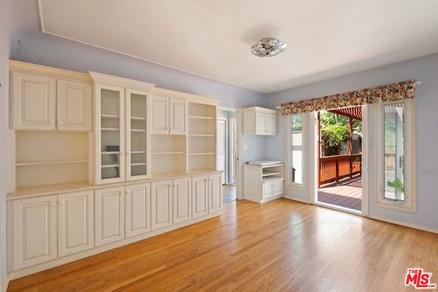 1541 Cardiff Avenue, Los Angeles CA: https://media.crmls.org/mediaz/b9cd0976-f677-408e-9e89-503bfdc1e297.jpg