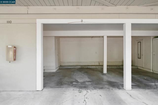 1150 Canyonwood Court, Walnut Creek CA: https://media.crmls.org/mediaz/b9ce3974-bb5e-485a-a138-04fa72ec30f5.jpg