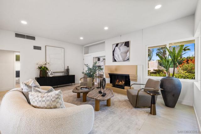 252 E Ocotillo Ave., Palm Springs CA: https://media.crmls.org/mediaz/b9ceb007-115d-40fe-bedf-c9df632139ba.jpg
