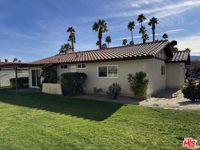 Image 20 of 27 For 41760 Largo  