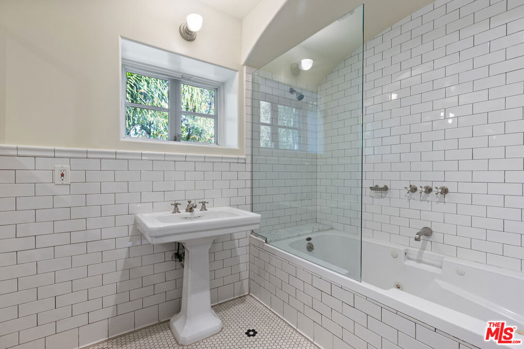 MLS #26856295 image #39