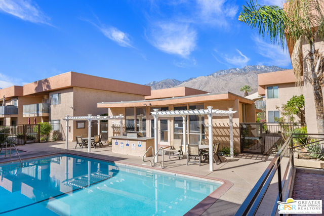 400 N Sunrise Way, Palm Springs CA: https://media.crmls.org/mediaz/b9cf79ed-2c23-487f-bc77-054c80dfd166.jpg
