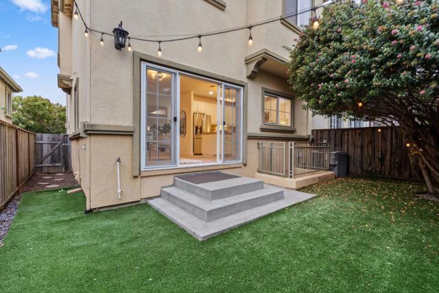 811 La Montagne Place, South San Francisco CA: https://media.crmls.org/mediaz/b9cfa6cd-8241-4084-bf1d-a941d8ab8463.jpg