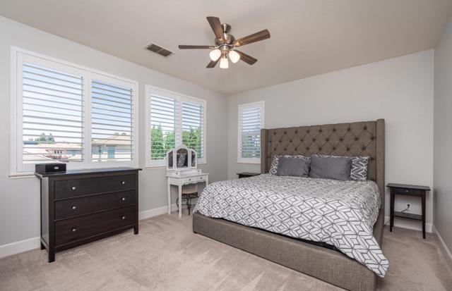 3417 River Shoal Avenue, Sacramento CA: https://media.crmls.org/mediaz/b9d00156-f7ba-451f-b50e-3b76ba721803.jpg