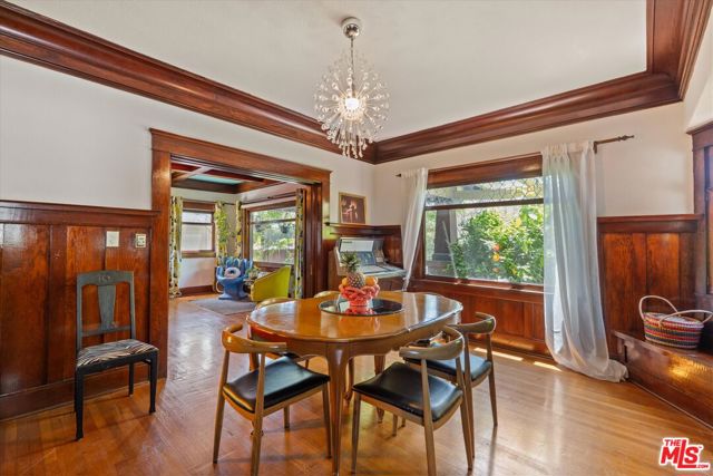 1654 5th Avenue, Los Angeles CA: https://media.crmls.org/mediaz/b9d06b1f-d085-4ce6-8aa2-8cb8c5cb3409.jpg