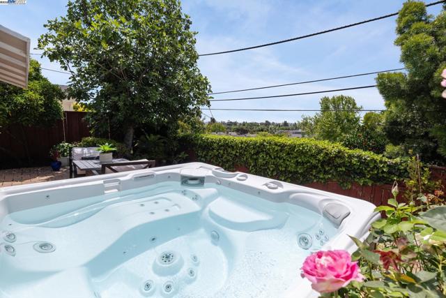 30113 Treeview St, Hayward CA: https://media.crmls.org/mediaz/b9d13865-143d-4414-a845-c1c237172f1c.jpg