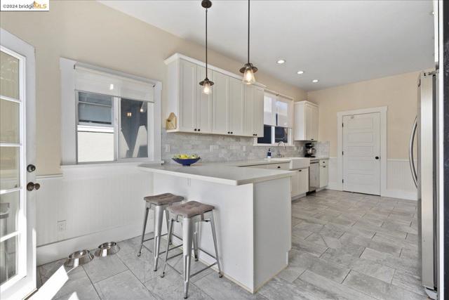 Image 11 of 54 For 5205 Cole St