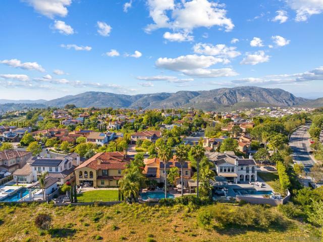15583 Rising River Pl. S, San Diego CA: https://media.crmls.org/mediaz/b9d30d76-3ab2-40c7-9b77-0b65e96a8ae8.jpg