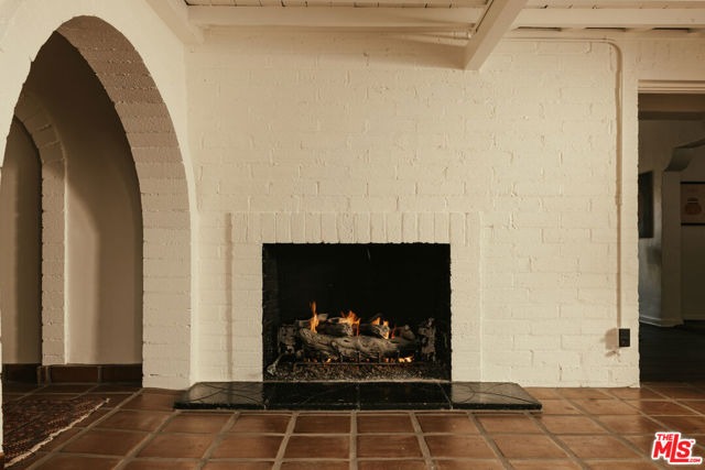 1907 S Mesa Drive, Palm Springs CA: https://media.crmls.org/mediaz/b9d38cda-1139-4848-977e-1a60b552be09.jpg