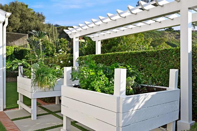 7953 Cinthia St, La Mesa CA: https://media.crmls.org/mediaz/b9d3a5cd-e646-4b2d-b740-018161e88538.jpg