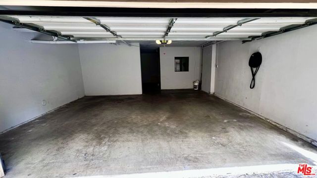 15061 Sherman Way, Van Nuys CA: https://media.crmls.org/mediaz/b9d3cbf6-ece7-4475-afe1-f3a2280e637d.jpg