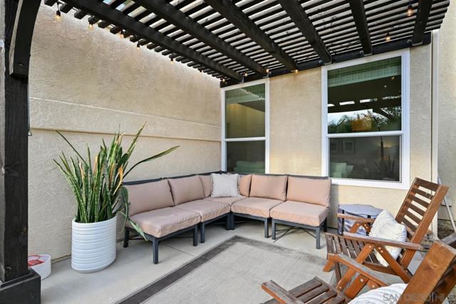 6585 Bluebonnet Dr, Carlsbad CA: https://media.crmls.org/mediaz/b9d46e6a-98f3-4bec-997e-049151d72d20.jpg