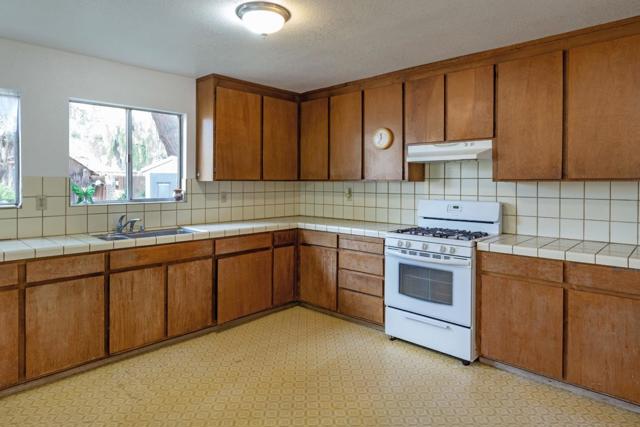 554 N 21st Street, San Jose CA: https://media.crmls.org/mediaz/b9d495b7-7b99-45a0-b142-b2cd6f2e39b9.jpg