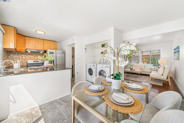 2658 Oliver Dr, Hayward CA: https://media.crmls.org/mediaz/b9d50764-7dbe-4535-9011-b27d392623b3.jpg