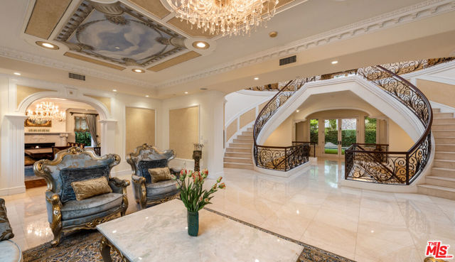 1455 Robmar Drive, Beverly Hills CA: https://media.crmls.org/mediaz/b9d5911b-e167-4afc-b4f4-58251543e0cd.jpg