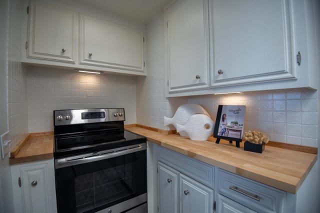 970 Columbus Street, El Granada CA: https://media.crmls.org/mediaz/b9d5c109-c3ef-48fb-894f-11b127b5cfde.jpg