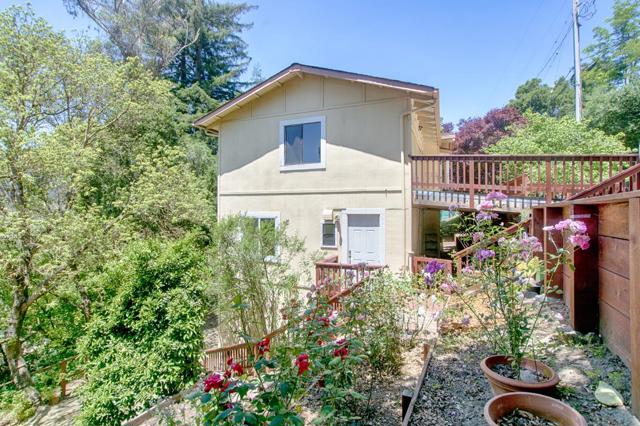 41 Grandview Avenue, Felton CA: https://media.crmls.org/mediaz/b9d62fa7-7d9b-45f9-9c65-eef019eb164e.jpg