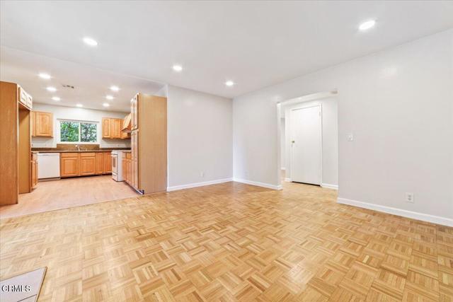 476 E Calaveras Street, Altadena CA: https://media.crmls.org/mediaz/b9d78b21-13db-480c-af8c-2e693ac8b327.jpg