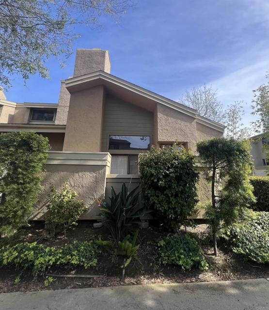 Detail Gallery Image 2 of 18 For 3230 Caminito Eastbluff Unit #70,  San Diego,  CA 92037 - 2 Beds | 2 Baths