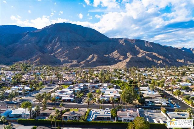 45864 Shadow Mountain Drive, Palm Desert CA: https://media.crmls.org/mediaz/b9d8688b-cb76-438f-8a94-94ef0b1818b7.jpg