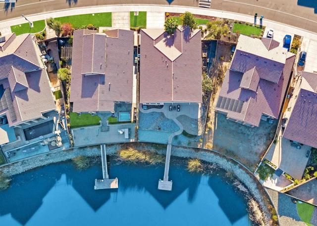 1440 Riva Trigoso Dr, Manteca CA: https://media.crmls.org/mediaz/b9d87b25-0bb9-4442-adf4-c18ca842f04f.jpg