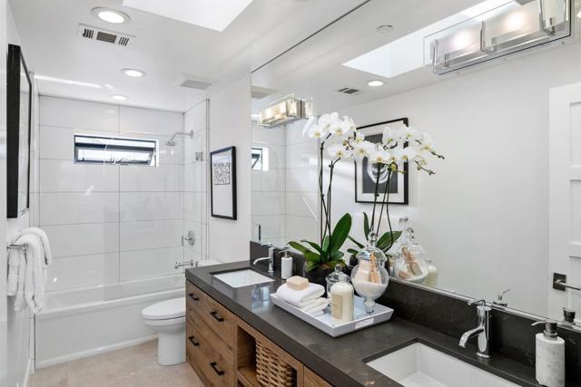 1338 Arroyo Avenue, San Carlos CA: https://media.crmls.org/mediaz/b9d8b473-b4f3-466b-8cbb-b65a940c6e6e.jpg