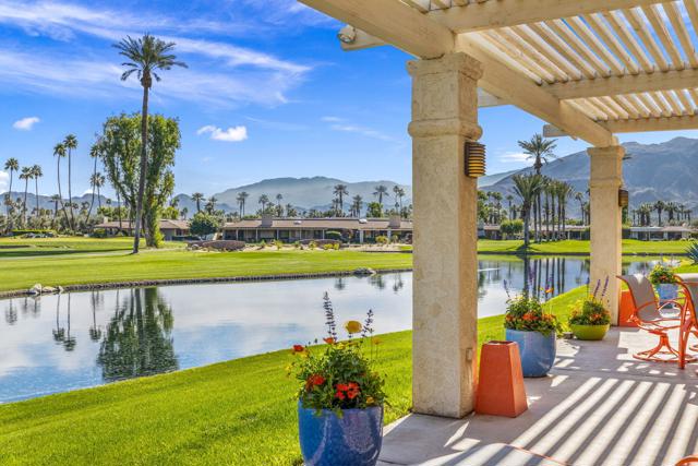 6 Barnard Court, Rancho Mirage CA: https://media.crmls.org/mediaz/b9d8bb82-2a75-43de-bdee-240147634681.jpg