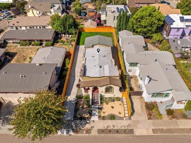 5919 Dover St, Oakland, California 94609, ,Multi-Family,For Sale,Dover St,41075754