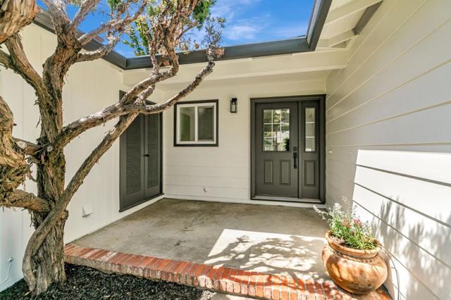 657 Coleraine Court, Sunnyvale CA: https://media.crmls.org/mediaz/b9d8ee79-8ecb-45dc-b213-9ead7eb9c386.jpg