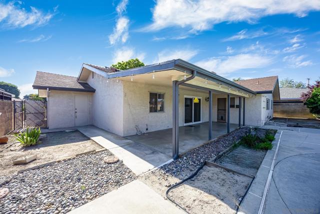 26463 Hamre Pl, Hemet CA: https://media.crmls.org/mediaz/b9d9c3d2-263c-40a2-bfe5-8d3cf4be7f08.jpg