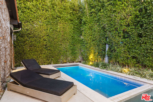 Image 36 of 41 For 408 Westbourne Drive