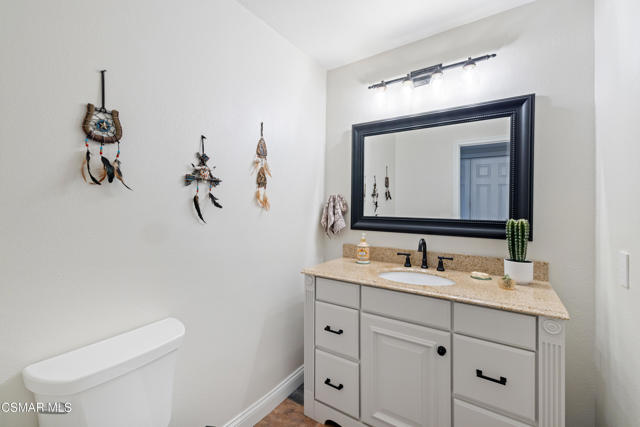 885 Rim Crest Drive, Westlake Village CA: https://media.crmls.org/mediaz/b9d9cb8e-658c-4bc1-976d-5d4bac30f5a9.jpg