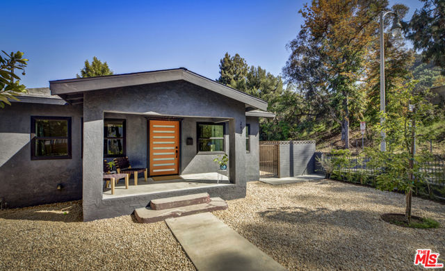 2634 Rich Street, Los Angeles CA: https://media.crmls.org/mediaz/b9d9d548-f6ea-455f-aade-1123b9e2db11.jpg