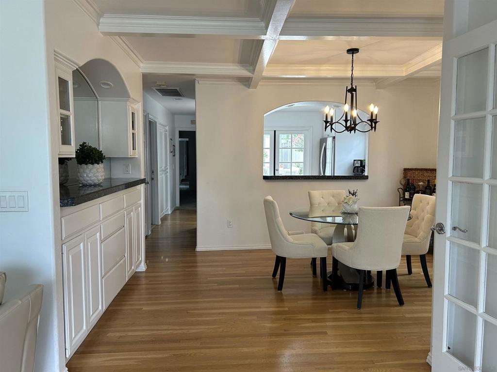 5537 Bellevue Avenue - photo 11