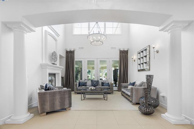 8324 Waterwell Way, Tracy CA: https://media.crmls.org/mediaz/b9da90d8-2499-4c23-b45d-f729ec5a9a58.jpg