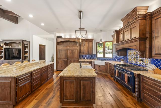 Detail Gallery Image 10 of 31 For 16636 El Zorro Vista, Rancho Santa Fe,  CA 92067 - 5 Beds | 5/4 Baths