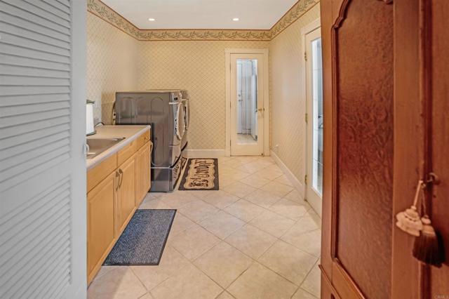 Detail Gallery Image 14 of 31 For 5221 Olive Hill Rd, Fallbrook,  CA 92028 - 7 Beds | 4 Baths