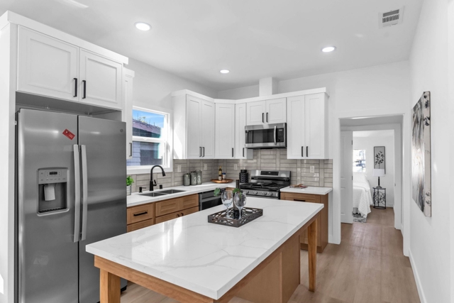 Image 9 of 39 For 2912 22nd St