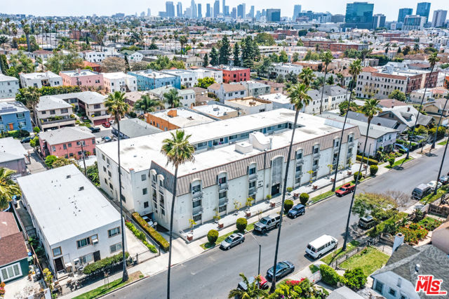 130 N Alexandria Avenue, Los Angeles CA: https://media.crmls.org/mediaz/b9dcf8f0-32ad-4bdc-848b-1d9d2df2d384.jpg
