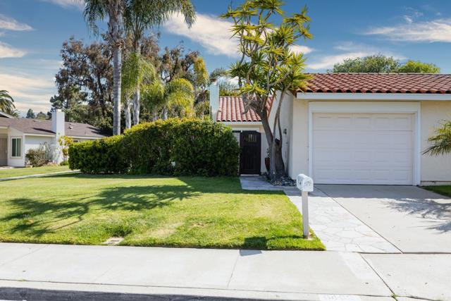 6462 Camino Del Parque, Carlsbad CA: https://media.crmls.org/mediaz/b9dd289b-1461-4de1-9a3c-d714c516f26f.jpg