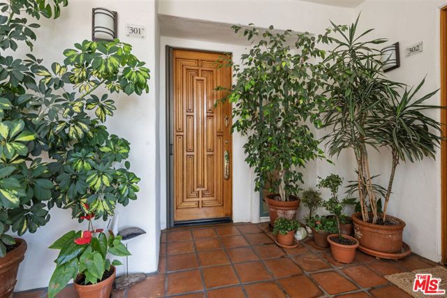 15500 West Sunset Boulevard, 301 photo 5