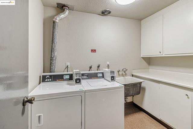 375 Jayne Avenue, Oakland CA: https://media.crmls.org/mediaz/b9dd6f20-3021-4c13-8838-04ce4004b18c.jpg