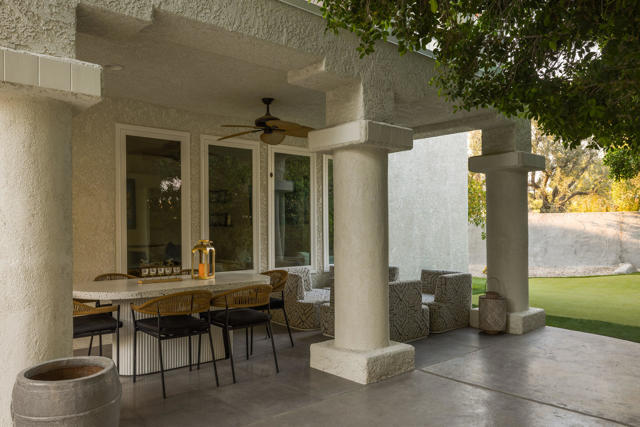 201 Augusta Drive, Palm Desert CA: https://media.crmls.org/mediaz/b9dd83af-30c8-43cd-99a5-a5b1949d6752.jpg