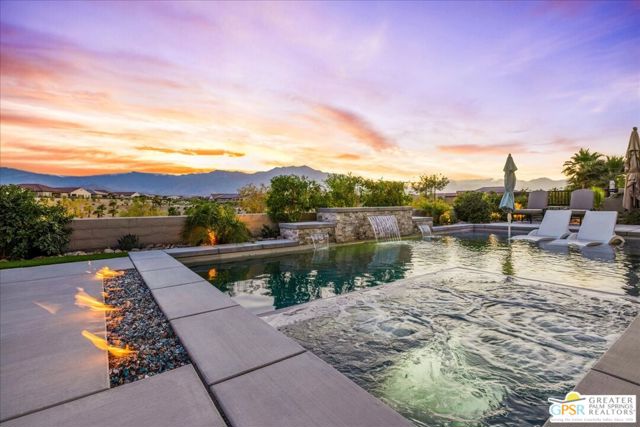 61 Zinfandel, Rancho Mirage CA: https://media.crmls.org/mediaz/b9ddbe54-a55f-469c-8be2-48c282095f02.jpg