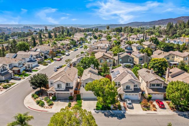 12177 Via Milano, San Diego CA: https://media.crmls.org/mediaz/b9dfc5b7-ffb1-40fd-8965-5cb6ad5002b8.jpg