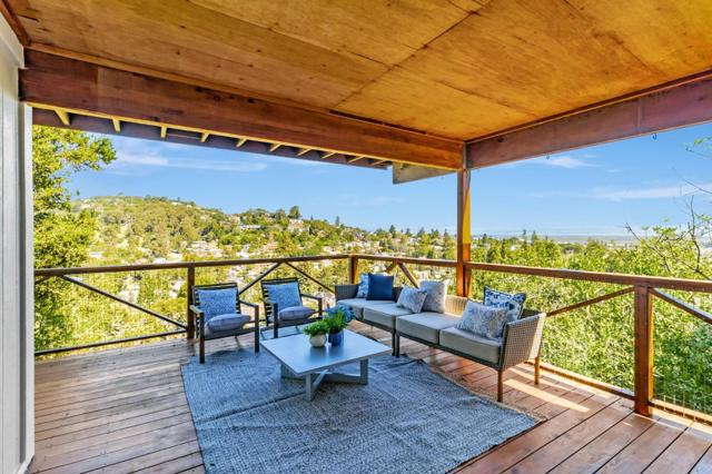 106 Madera Avenue, San Carlos CA: https://media.crmls.org/mediaz/b9e06c48-8f5d-42ab-b61b-ced185fc8186.jpg