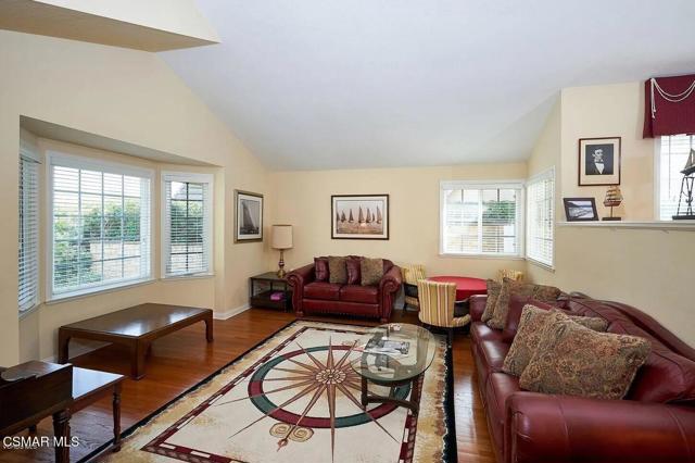 29140 Quail Run Drive, Agoura Hills CA: https://media.crmls.org/mediaz/b9e07267-3b1a-47aa-8e3b-f663f549f1b4.jpg