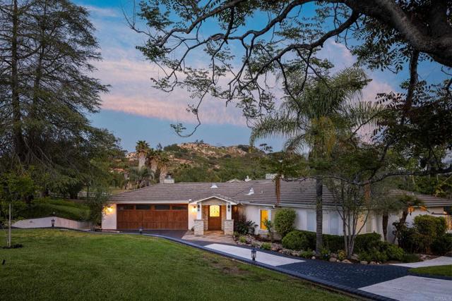 15017 Skyridge Road, Poway CA: https://media.crmls.org/mediaz/b9e0b71c-83b5-4acc-9d49-4aff77e8f909.jpg