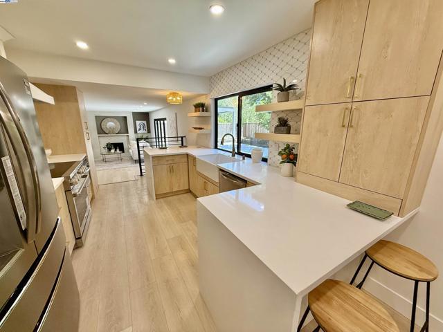 1926 Paseo Del Cajon, Pleasanton CA: https://media.crmls.org/mediaz/b9e0c0e0-c6d2-4eaf-b902-2d5a8d6a8218.jpg